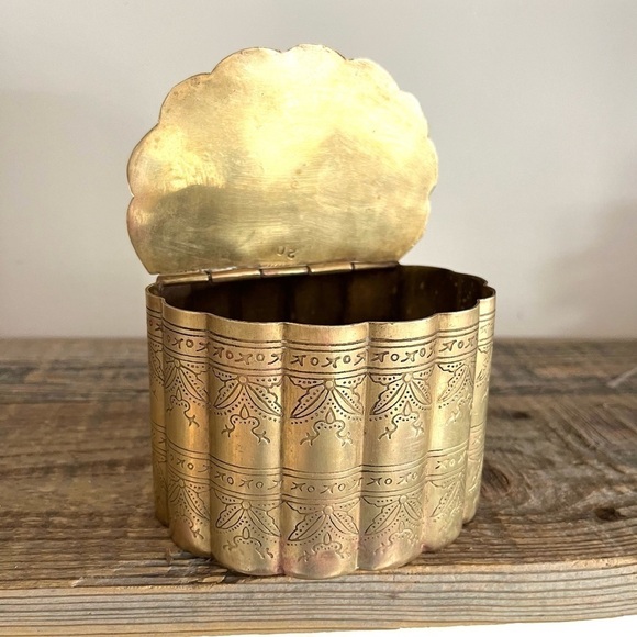 Vintage Brass tea caddy canister - Picture 2 of 5